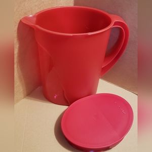 Tupperware Jumbo Slim Pitcher